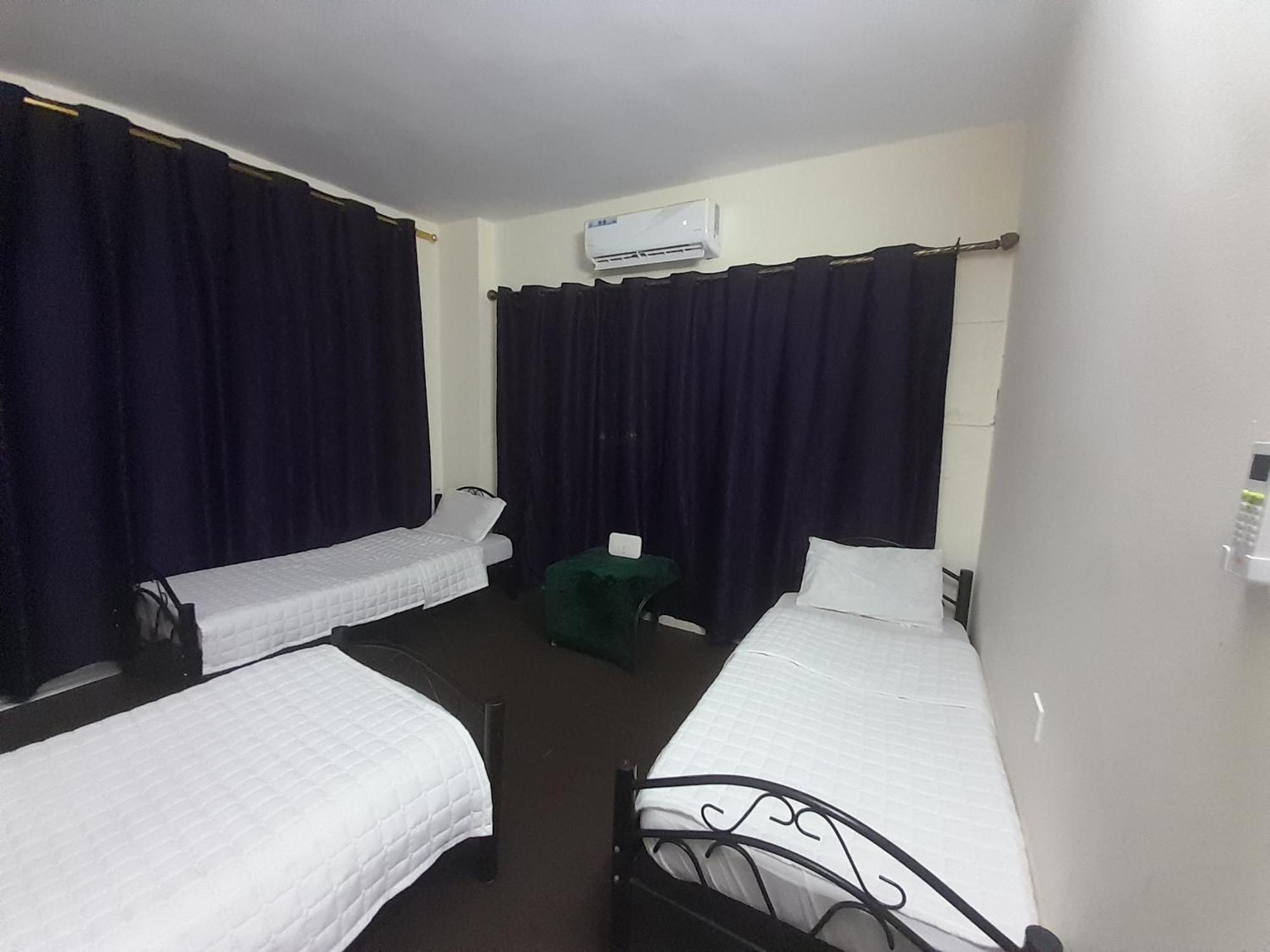 Pizza Street Hostel Акаба Экстерьер фото