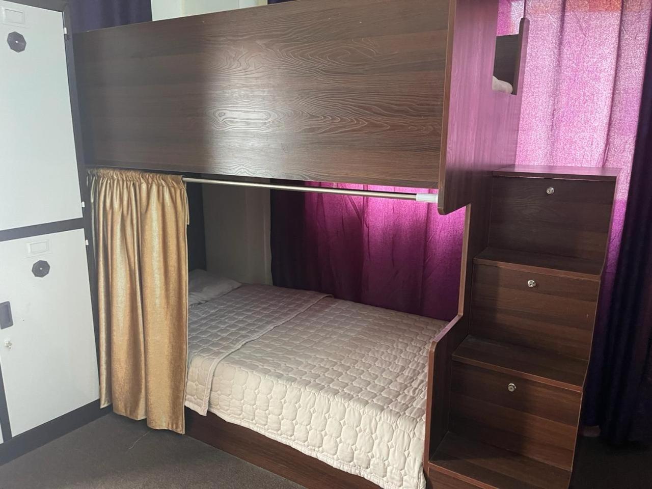Pizza Street Hostel Акаба Экстерьер фото